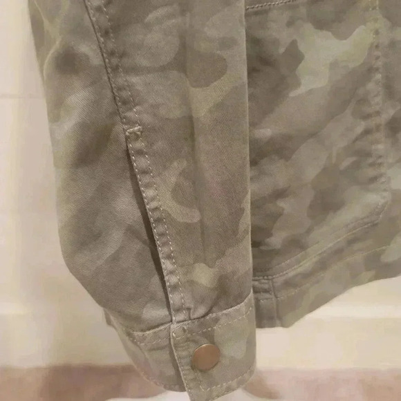 Caslon Camouflage Utility Jacket Snap Closure Size SMALL Pockets Cinch Waist. - Picture 5 of 12